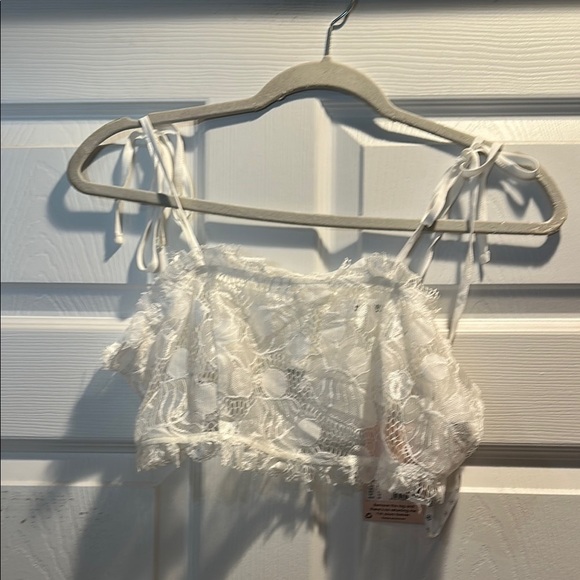 NWT! Missguided White Spotty Lace Sheer Unlined Beach Crop Top 12 Festival - Picture 1 of 7